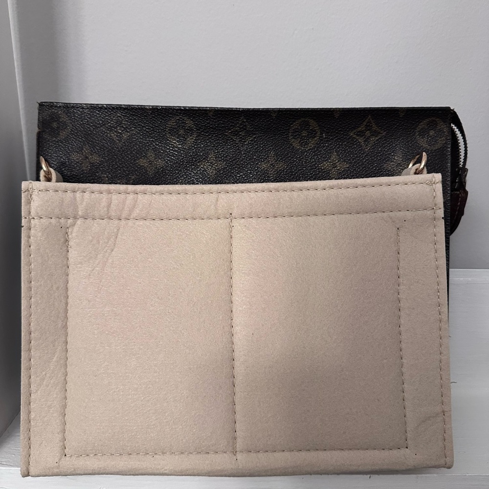 Purse insert for Pochette toilette 26